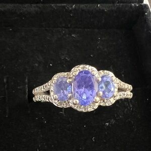 This was a gift. I believe it’s a size 7 and has only been worn a few times.